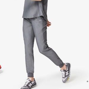 Figs jogger scrubs size small GRAPHITE